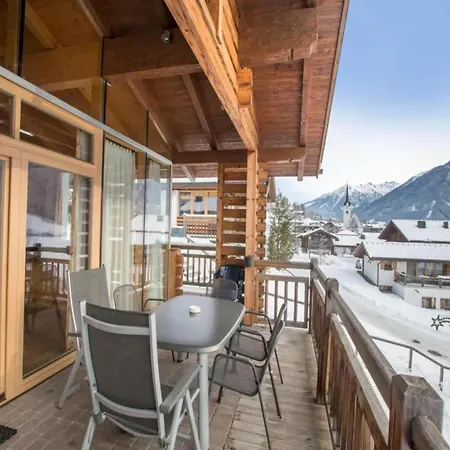 Pinzgau Ski Chalet Retreat With Balcony Hébergement de vacances