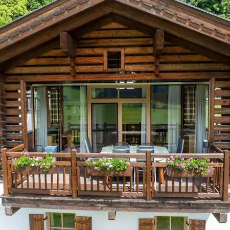 Pinzgau Ski Chalet Retreat With Balcony Casa de Férias *