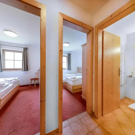 Hébergement de vacances Pinzgau Ski Chalet Retreat With Balcony