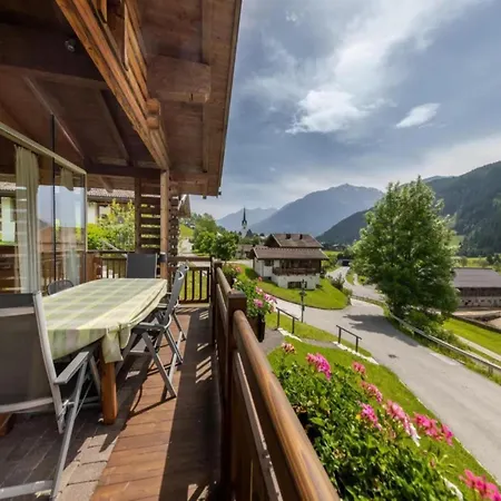 Hébergement de vacances Pinzgau Ski Chalet Retreat With Balcony Wald im Pinzgau