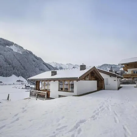 Hébergement de vacances Pinzgau Ski Chalet Retreat With Balcony *