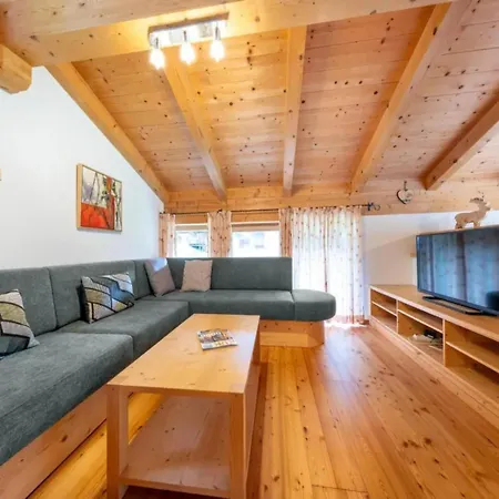 Pinzgau Ski Chalet Retreat With Balcony Wald im Pinzgau
