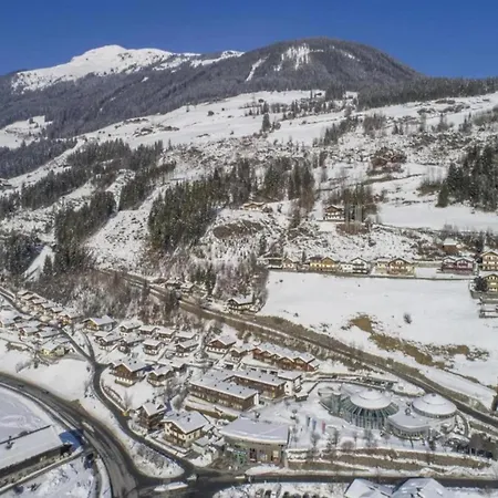 Pinzgau Ski Chalet Retreat With Balcony * Wald im Pinzgau
