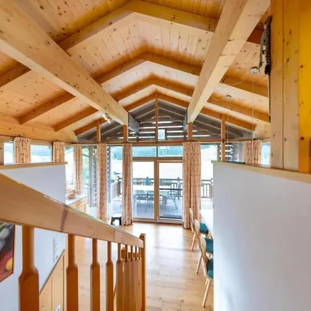 Casa de Férias Pinzgau Ski Chalet Retreat With Balcony