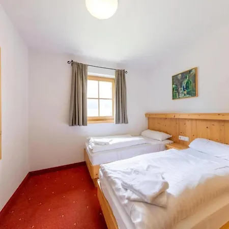 Hébergement de vacances Pinzgau Ski Chalet Retreat With Balcony