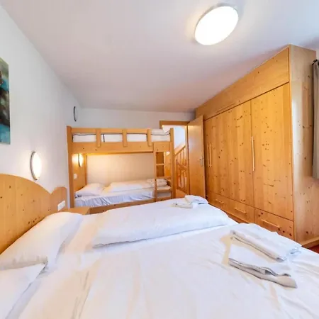 Pinzgau Ski Chalet Retreat With Balcony